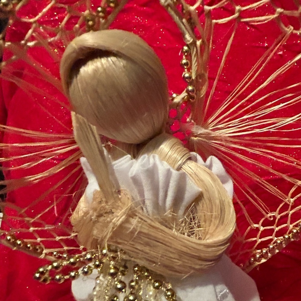 Vintage Abaca angel made out of Manila hemp with white eyelet dress- preloved - Picture 2 of 7